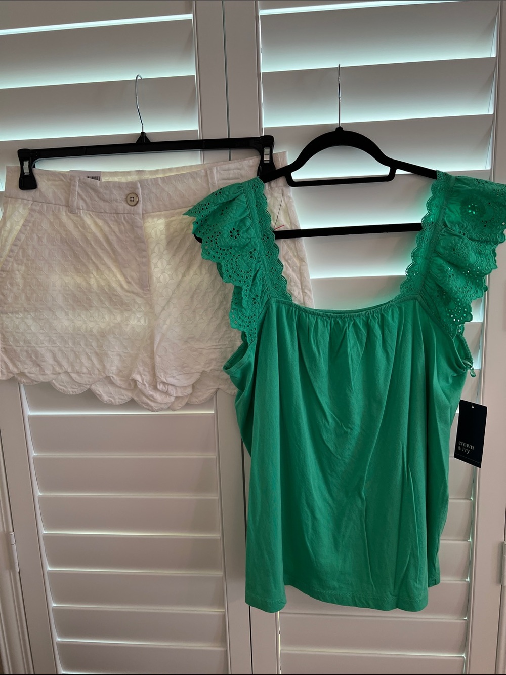 Crown & Ivy Short & Top Set